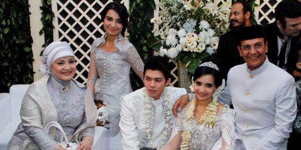 Tinggal Serumah, Mark Sungkar dan Fanny Bawa Pasangan Masing-masing