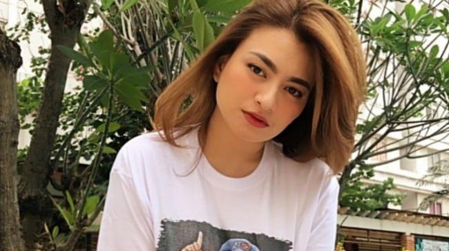 Tertarik Islam Sejak Setahun Lalu, Nathalie Holscher Mulai Hapus Tato