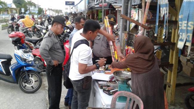 Polisi di Karimun Sita Petasan dan Kembang Api Ilegal