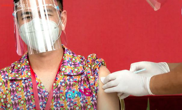 Kumpul-kumpul Tanpa Masker Usai Divaksin, Raffi Ahmad Minta Maaf