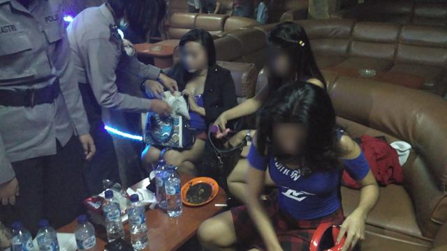 Petugas Gabungan Razia Tempat Hiburan di Batam, Ini Hasilnya