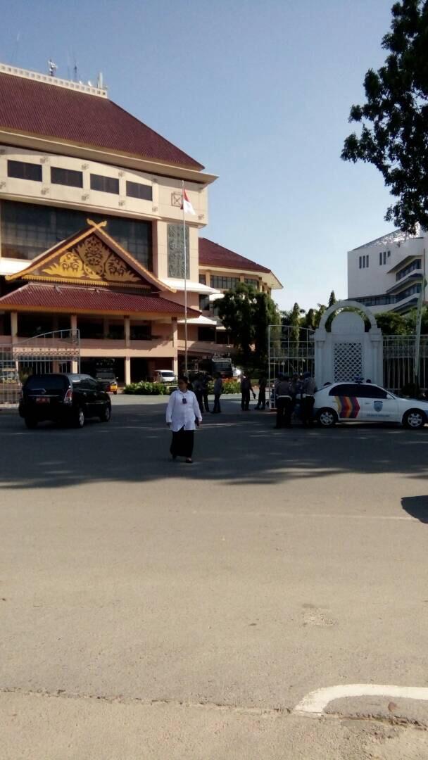 Sejumlah Ketua RT dan RW Pagi Ini Dijadwalkan Demo Tolak Kenaikan Tarif Listrik