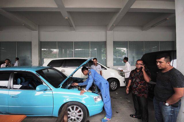 Warga Padati Kantor Samsat di Hari Terakhir Pemutihan Pajak Kendaraan
