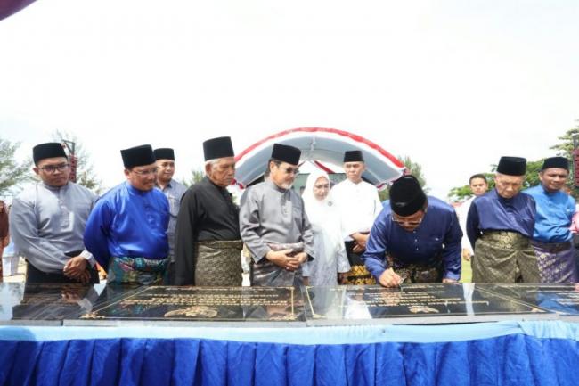 Nurdin Berkomitmen Terus Bangun Natuna