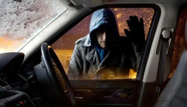 Warga Heran Mobil "Bergoyang" Sendiri di Batamindo, Ternyata Guru dan Siswi Lagi...