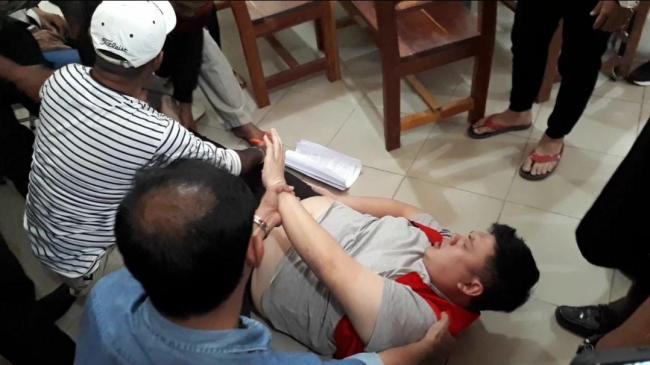 Jadi Terdakwa, Pengusaha Karimun Billy Guling-guling di Ruang Sidang