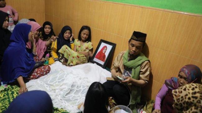 Meninggal, Istri Ustaz Maulana Idap Kanker Usus