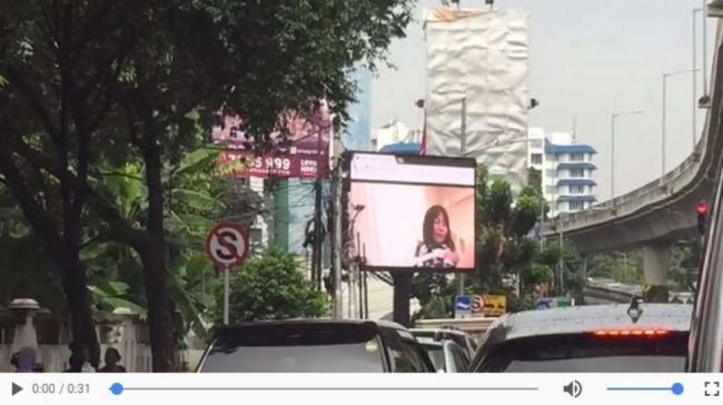  Heboh, Video Syur Tayang di Videotron Saat Jalanan Macet
