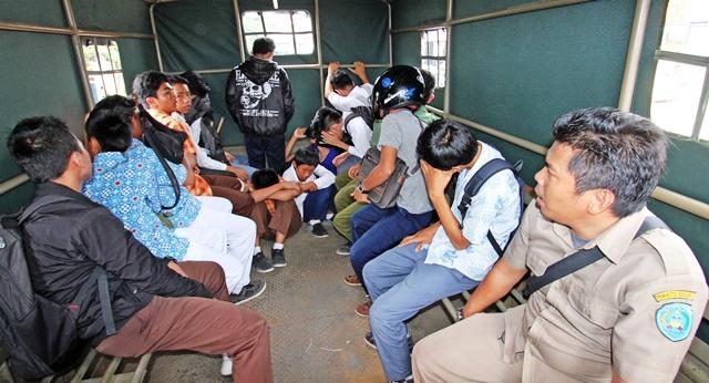 Siap-siap, Pelajar yang Berkeliaran Jelang UN Diangkut Satpol PP