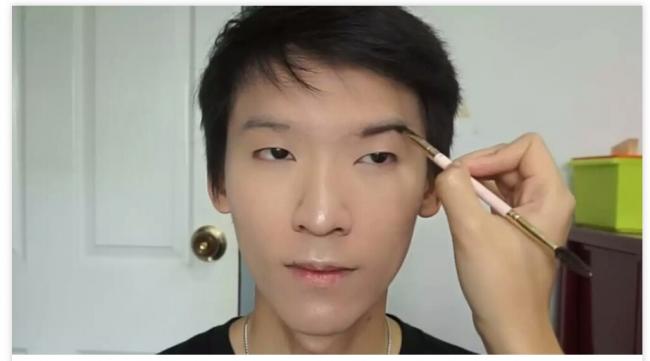 Make Up untuk Pria, Bikin Ganteng seperti Aktor Korea, Mau coba?