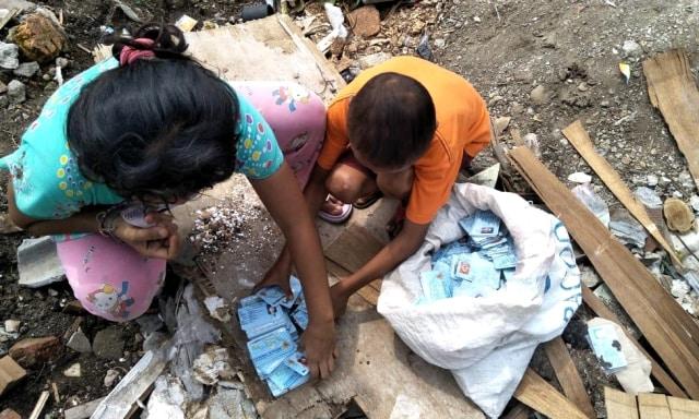 Geger Penemuan e-KTP di Pondok Kopi