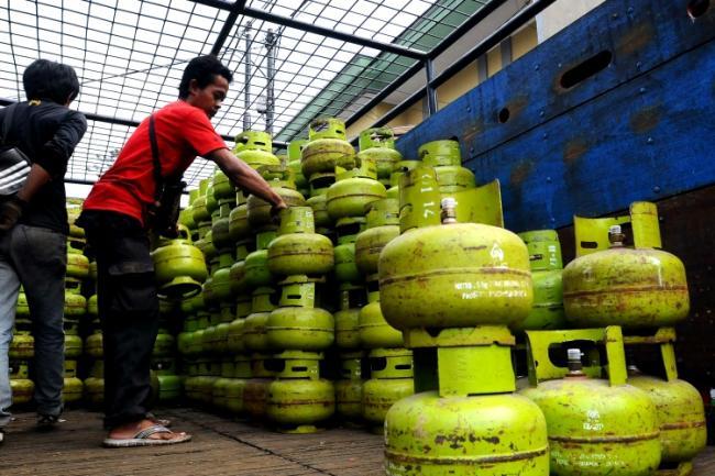 Satu KK di Tanjungpinang Hanya Bisa Beli 4 Tabung Gas Melon Per Bulan