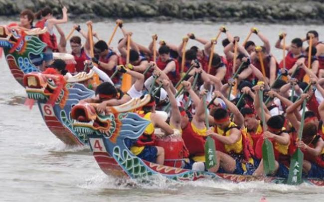 Dipadu Seni Budaya, Festival Perahu Naga Bantul Dapat Sambutan Antusias