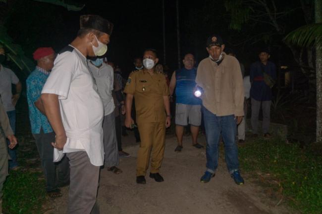 Harapan Warga ke Wabup Neko Saat Tinjau Jalan Rusak di Singkep
