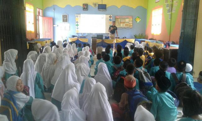 Penyuluhan Narkoba di Karimun, Murid SD Ini Menangis Karena Takut...