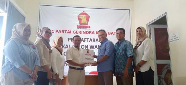Maju Pilkada Batam, Surya Makmur Kembalikan Formulir ke Partai Gerindra
