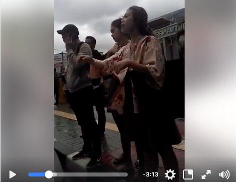 BREAKING NEWS! Taksi Online Dikepung di Depan Harbour Bay Jodoh