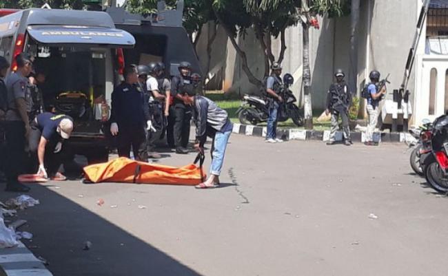 4 Jenazah Polisi Dipulangkan ke Rumah Duka