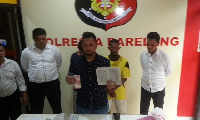 Dua Pria Ini Transaksi Judi Sie Jie Saat Warga Tarawih