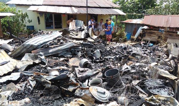 Sebuah Gereja dan 7 Unit Rumah di Simpang Dam Hangus Terbakar