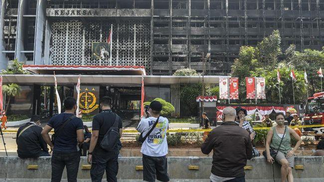 Daftar Tersangka Kebakaran Kejagung: Kuli, Dirut dan Pegawai
