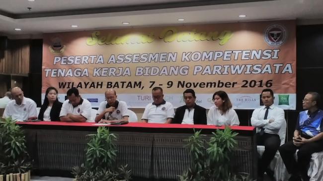 Ratusan Pekerja Hotel Ikuti Uji Kompetensi di Batam