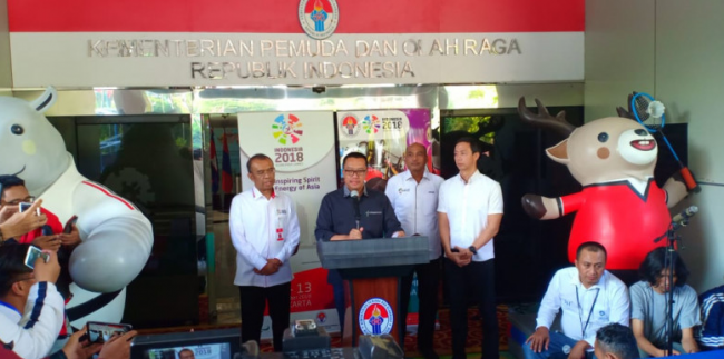 Terkait Insiden di GBLA, Menpora Stop Liga Indonesia