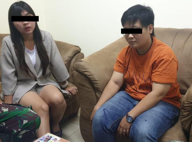Kecurigaan Petugas Bandara Terbukti saat Dua Wanita Ini Dicegat