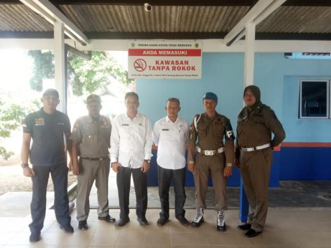 Datangi RSUD Dabo, Satpol PP Lingga Pastikan Perda KTR Ditaati Warga