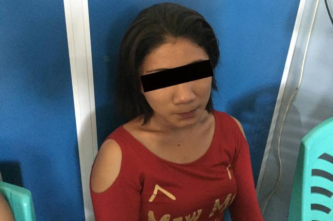 BNN Jumpai Bong Sabu di Kamar Hotel, Cewek Seksi ini Malu-malu