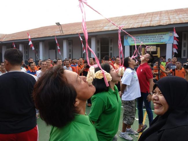 Lomba Makan Kerupuk hingga Idol Rutan, Para Tahanan Melepas Stres di HUT RI
