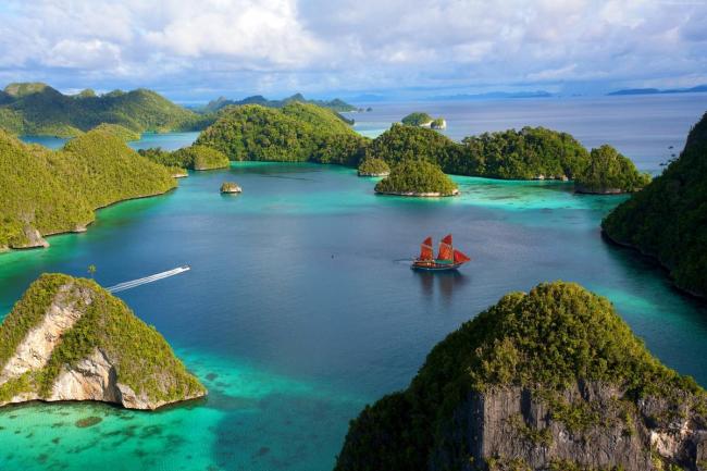 Pesona Danau Toba dan Ledakan yang Mengerikan
