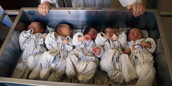 Duh, 37 Bayi Dijual dan Hanya Diberi Makan Mie Instant