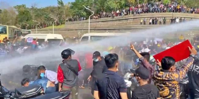 Demonstran Myanmar yang Tertembak di Kepala Pekan Lalu Akhirnya Tewas