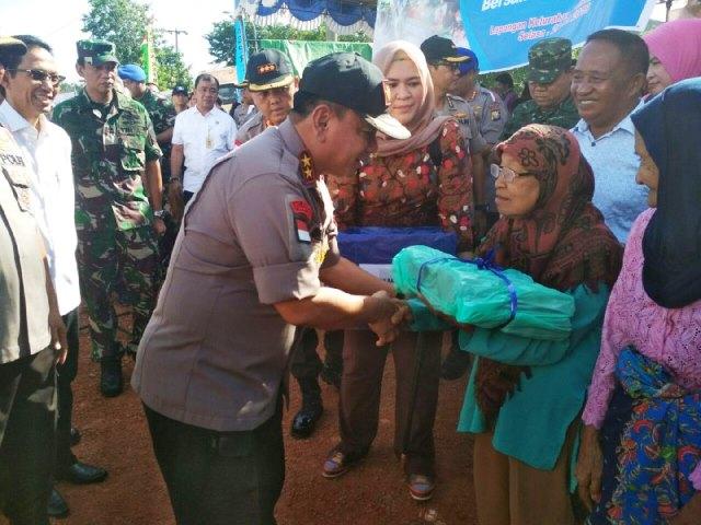Warga Kaveling Sambau Serbu Pasar Murah Jelang Lebaran