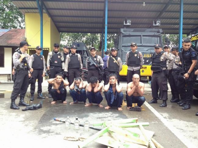 Foto-foto Penyergapan Pelaku Pengeroyokan Anggota Polsek Batam Kota