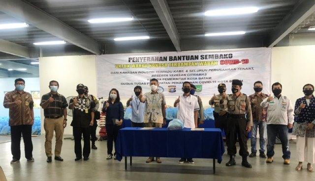 Kawasan Industri Kabil Bantu 3 Ribu Paket Sembako untuk Warga Nongsa