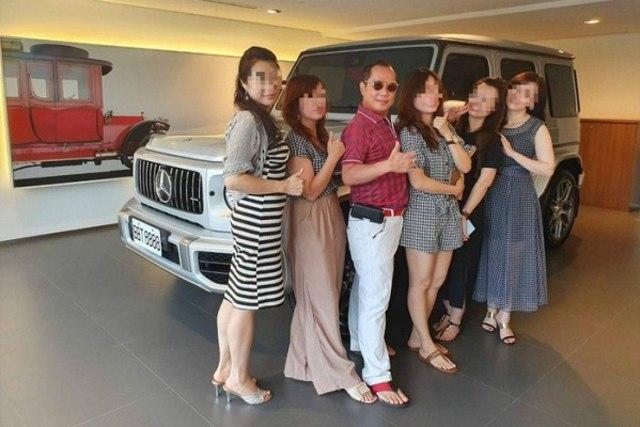 Potret Pengusaha Tajir yang Punya 4 Istri dan 16 Gundik, Rumahnya 8 Lantai 