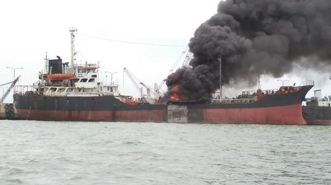 Ledakan Tanker bak Gempa Bumi, Api Diduga Berasal dari Sisa Pengelasan