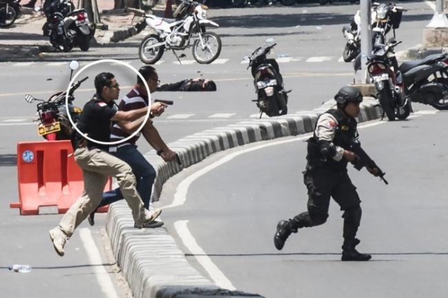  Kompol Arsya Polisi Ganteng Terjang Teroris Langsung Jadi Idola Netizen