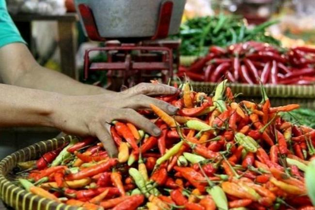 H-1 Natal, Harga Sembako Stabil, Cabai Merah Merangkak Naik di Batam