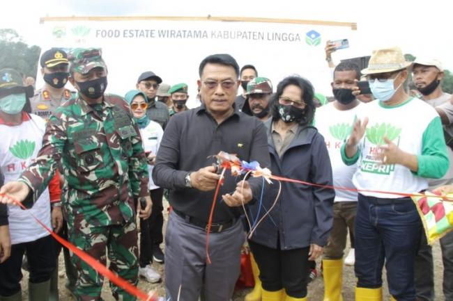 Resmikan Kawasan Food Estate di Lingga, Moeldoko Puji Alias Wello