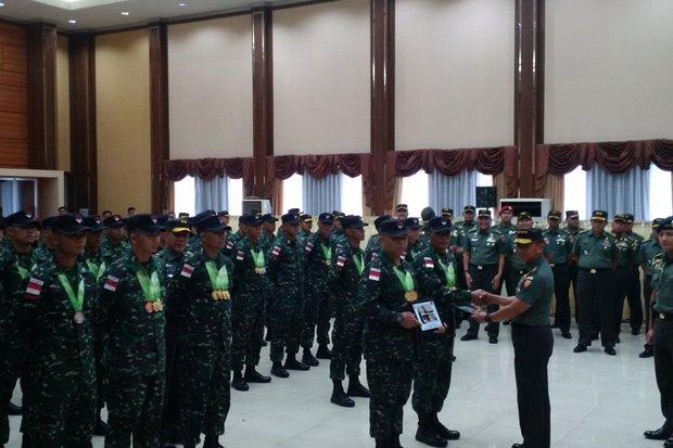 Malaysia Minta TNI AD Latih Tentaranya Menembak  