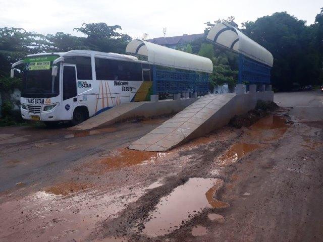 Akses Jalan Terminal Jodoh Rusak, Yumasnur: Tahun Depan Diperbaiki