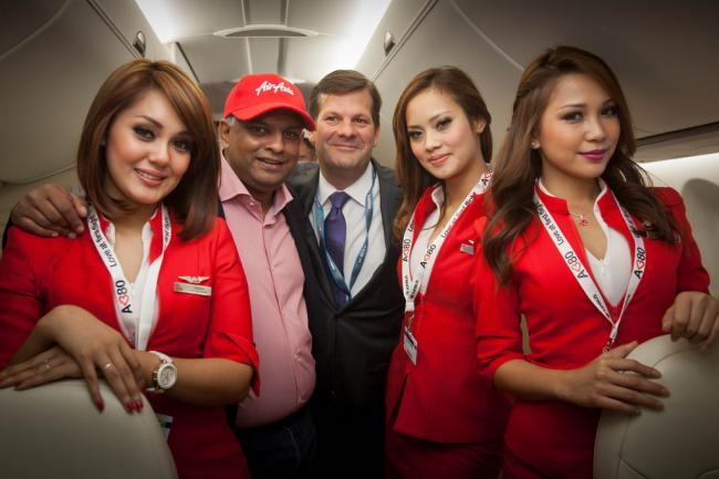 BREAKING NEWS! Pesawat AirAsia Rute Surabaya-Singapura Hilang Kontak