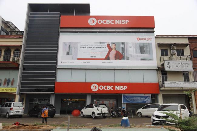 Saksi Mata: Kejadian Gembos Ban Usai Tarik Uang Rp 500 Juta di OCBC NISP