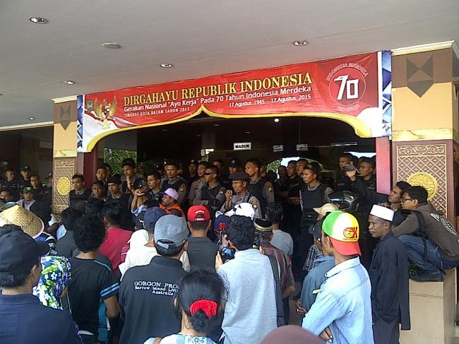 Demo Tolak Subsidi LPG 3 Kg Dicabut, Pendemo Geram Tak Kunjung Ditemui Wali Kota