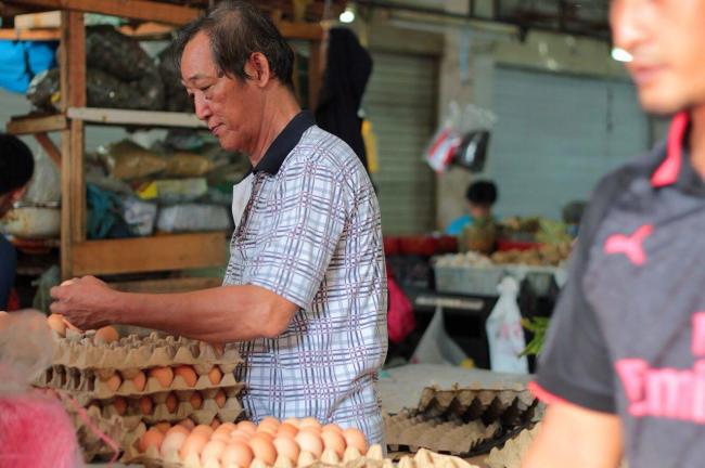 Telur hingga Daging Ayam Diprediksi Sumbang Inflasi Juli 0,25% 