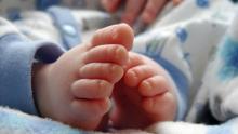 Derita Bayi Ini Ditusuk Jarum-jarum, Katanya untuk Ritual Usir Setan