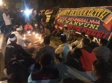Suasana Malam Doa Bersama untuk Sri Wahyuni di Kawasan Bukit Daeng